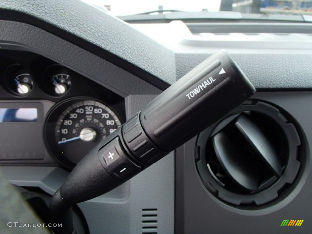 2013 Ford F350 Super Duty XL Regular Cab 4x4 Controls Photo #83013032