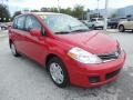 Red Alert - Versa 1.8 S Hatchback Photo No. 11