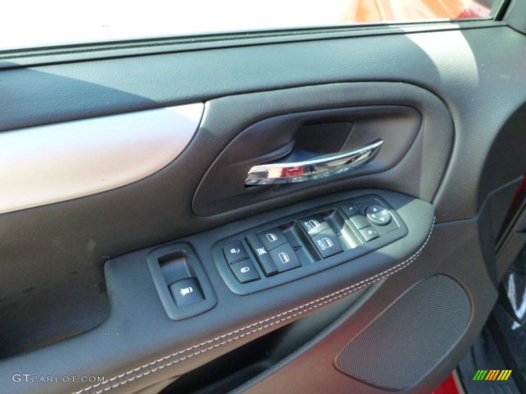 2013 Dodge Grand Caravan SXT Controls Photo #83013375