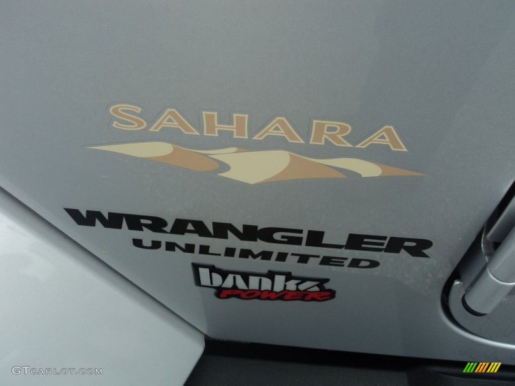 2010 Wrangler Unlimited Sahara 4x4 - Bright Silver Metallic / Dark Slate Gray/Medium Slate Gray photo #33