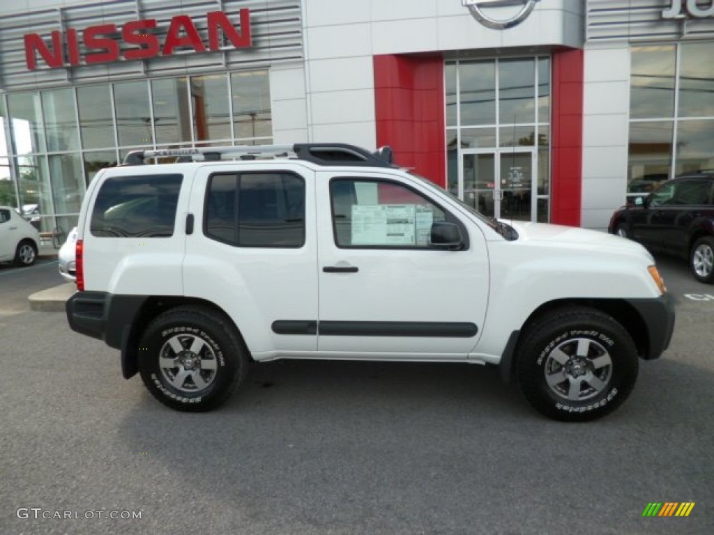 Glacier White 2013 Nissan Xterra Pro-4X 4x4 Exterior Photo #83017977