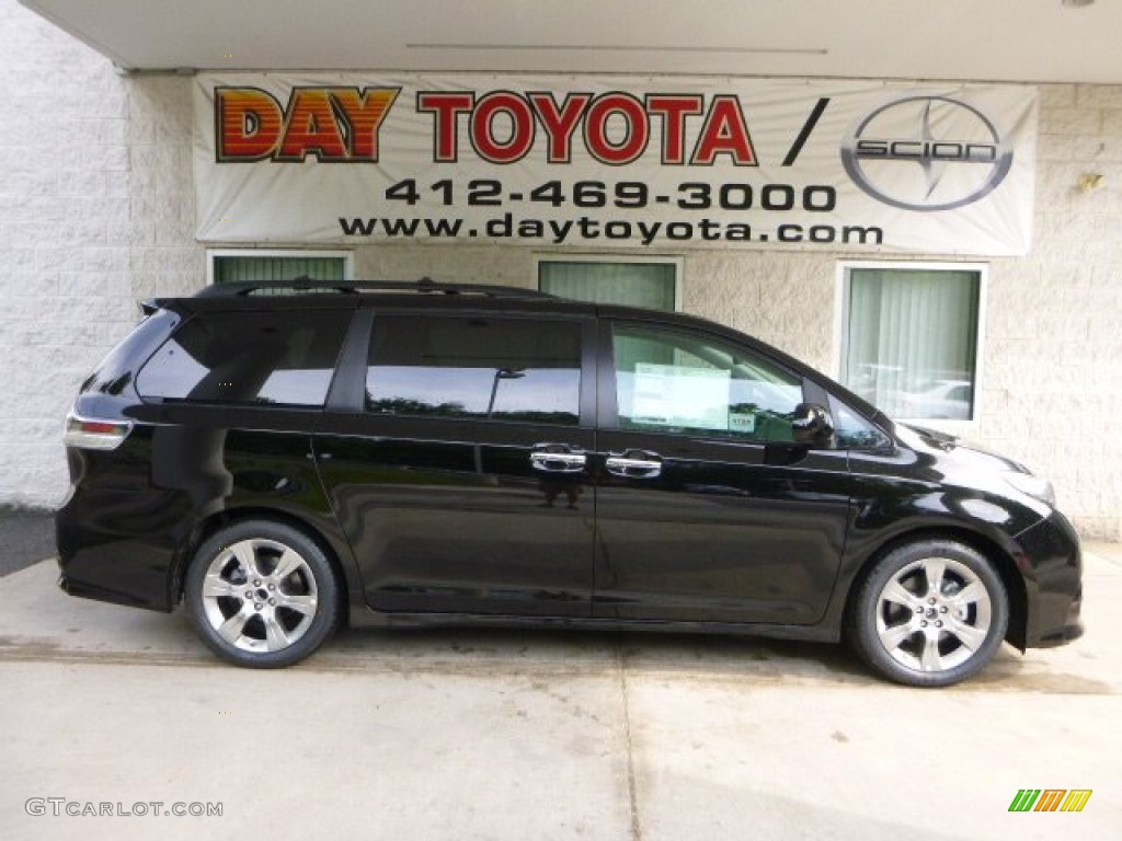 2013 Sienna SE - Black / Dark Charcoal photo #1