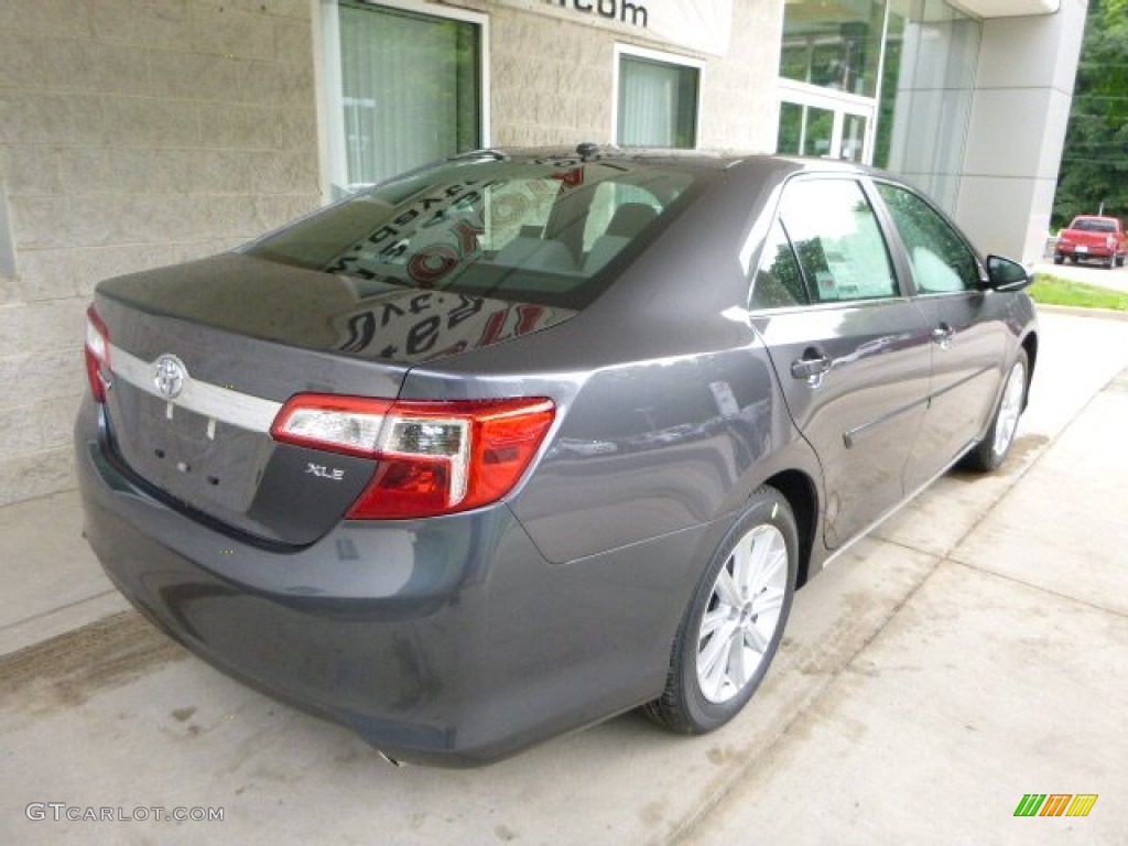 2013 Camry XLE V6 - Magnetic Gray Metallic / Ash photo #2