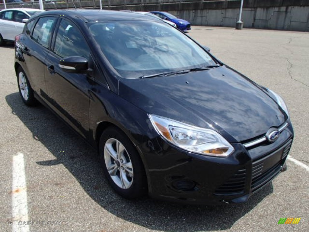 2013 Focus SE Hatchback - Tuxedo Black / Charcoal Black photo #2