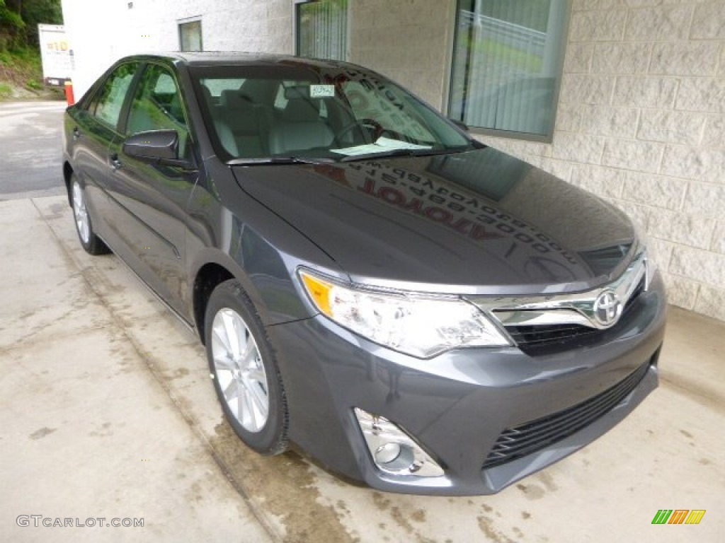 2013 Camry XLE V6 - Magnetic Gray Metallic / Ash photo #7