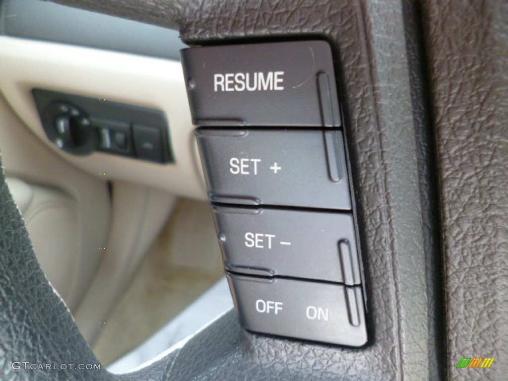 2007 Ford Fusion SE V6 AWD Controls Photo #83022158