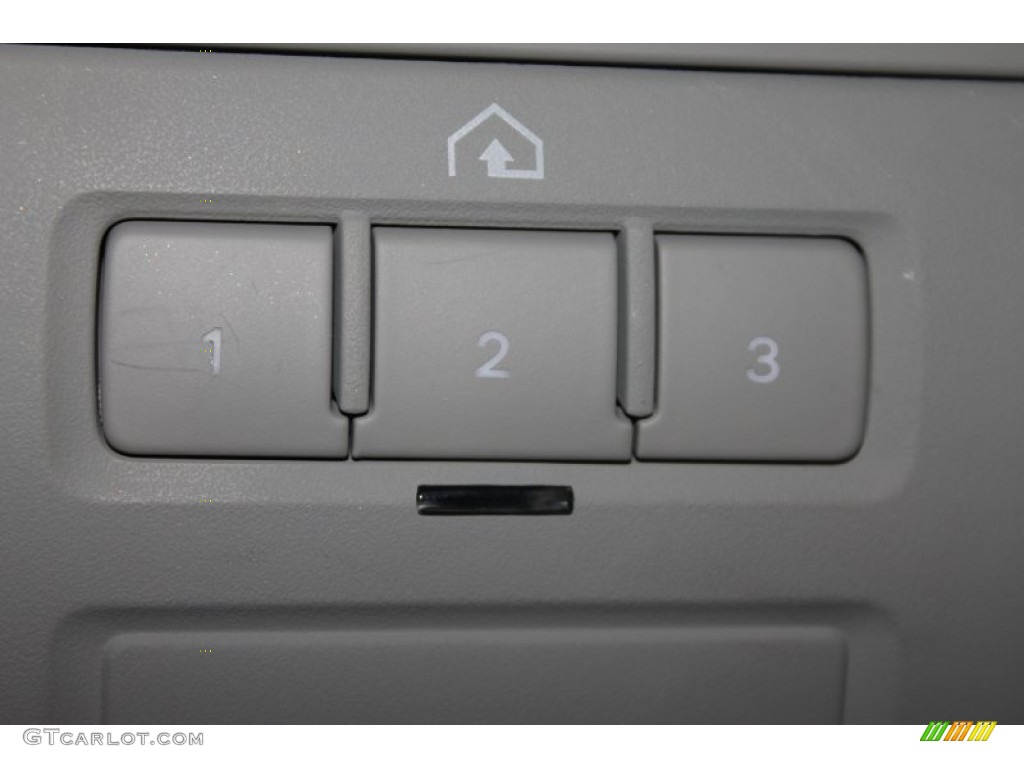 2007 A8 L 4.2 quattro - Light Silver Metallic / Black photo #14