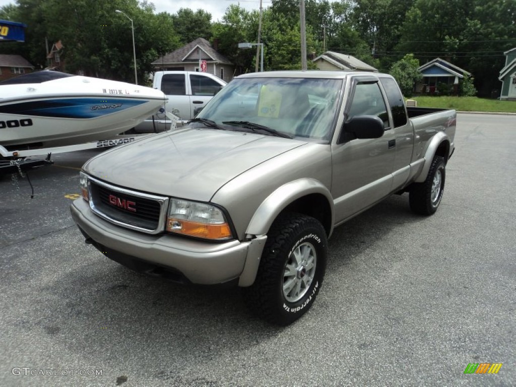 2003 Sonoma SLS Extended Cab 4x4 - Pewter Metallic / Graphite photo #2