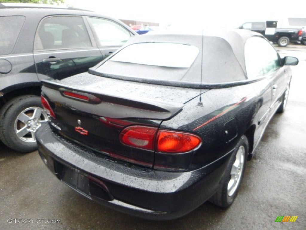 2000 Cavalier Z24 Convertible - Black / Graphite photo #2