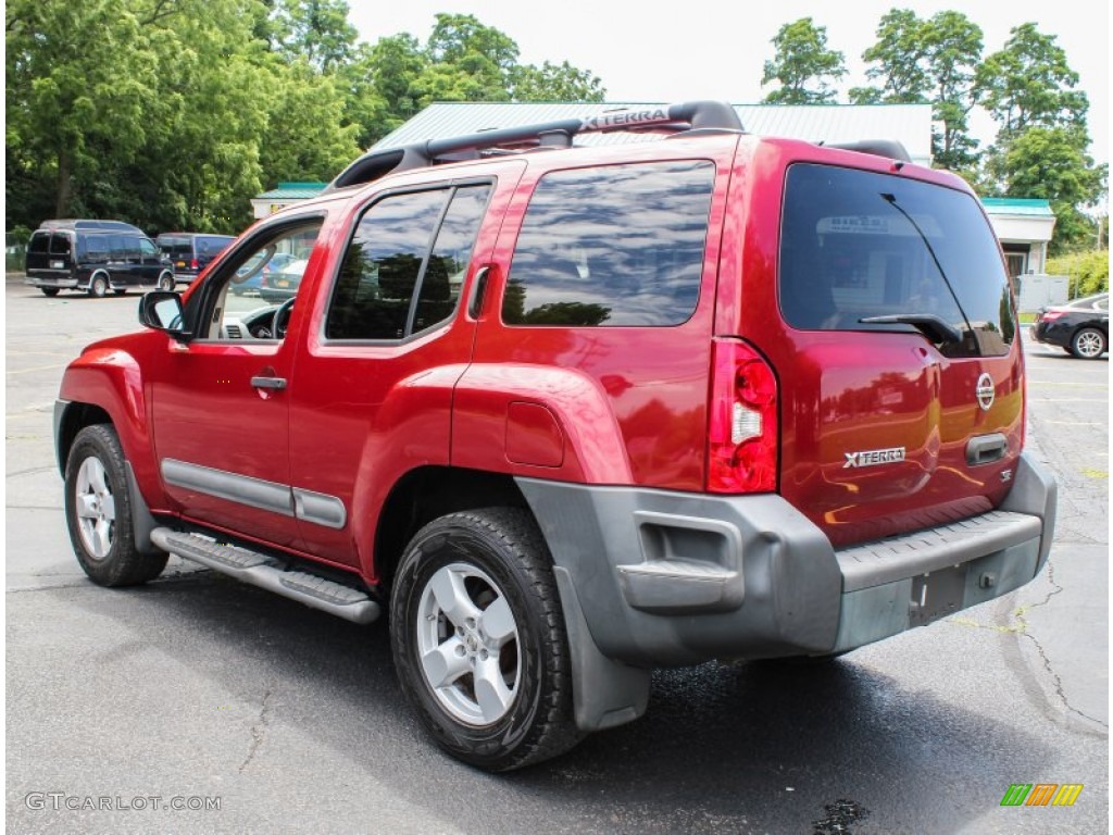 2005 Xterra SE 4x4 - Red Brawn Pearl / Steel/Graphite photo #4