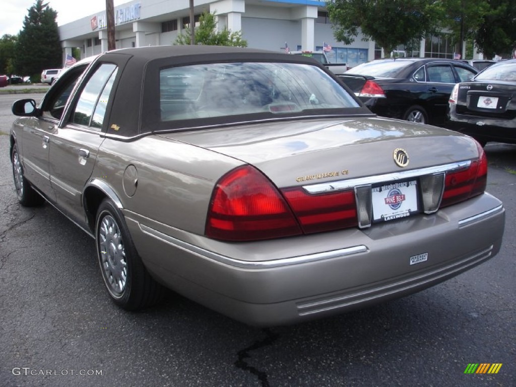 2004 Grand Marquis GS - Arizona Beige Metallic / Medium Parchment photo #7