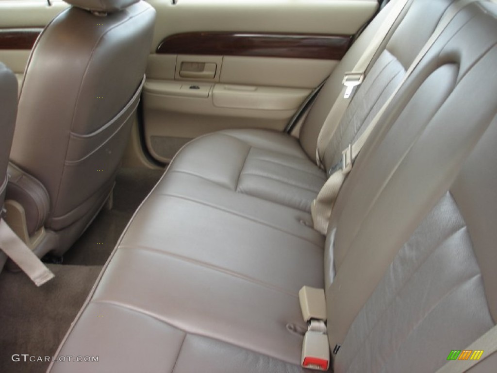 2004 Grand Marquis GS - Arizona Beige Metallic / Medium Parchment photo #11