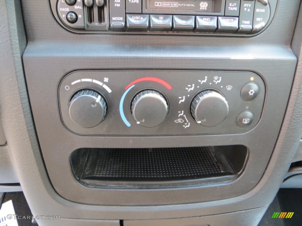 2004 Ram 1500 ST Regular Cab - Bright White / Dark Slate Gray photo #33