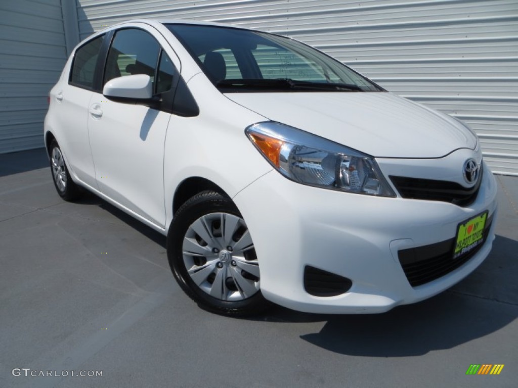 2012 Yaris L 5 Door - Super White / Ash Gray photo #1