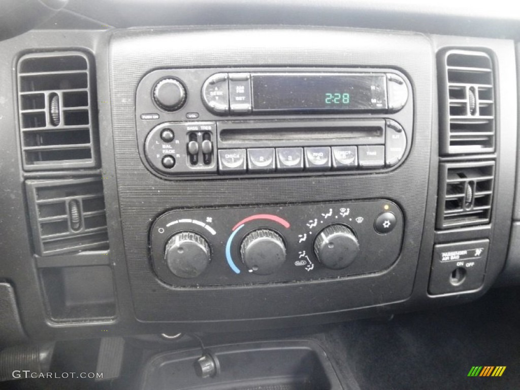 2002 Dodge Dakota SLT Regular Cab Controls Photo #83030691