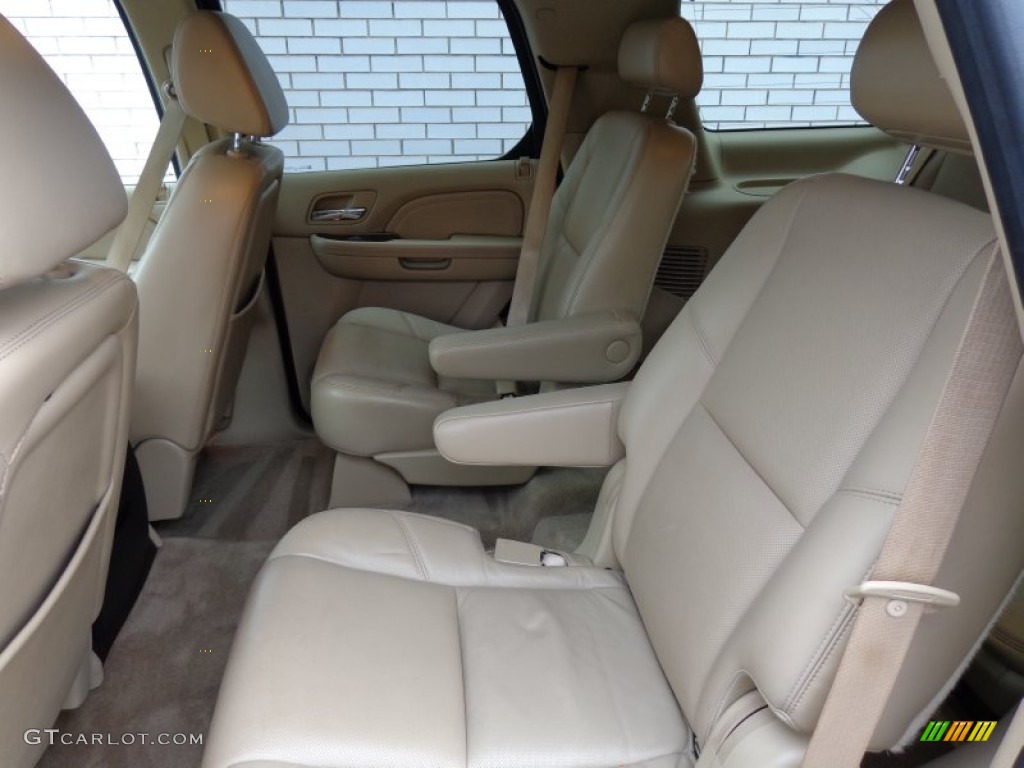 2009 Cadillac Escalade AWD Rear Seat Photo #83033776