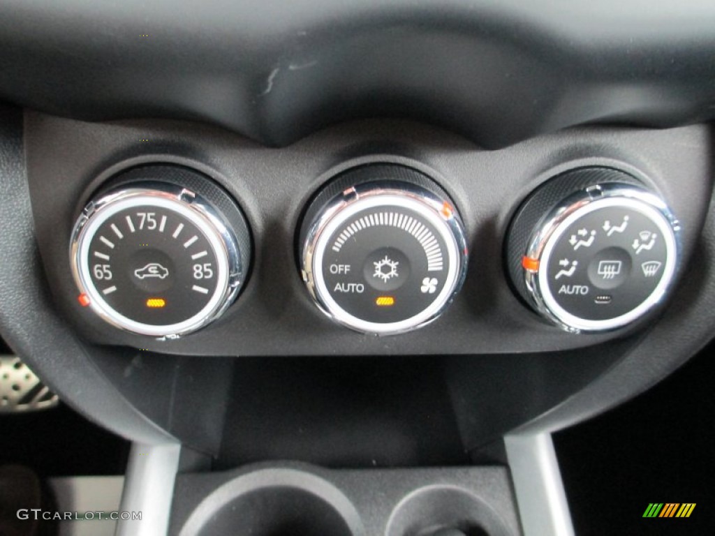 2013 Mitsubishi Outlander Sport LE AWD Controls Photo #83035764