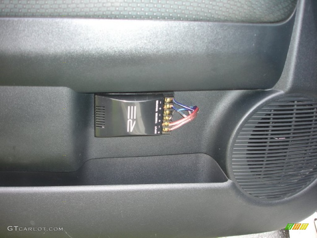 2006 xB  - Polar White / Dark Charcoal photo #19