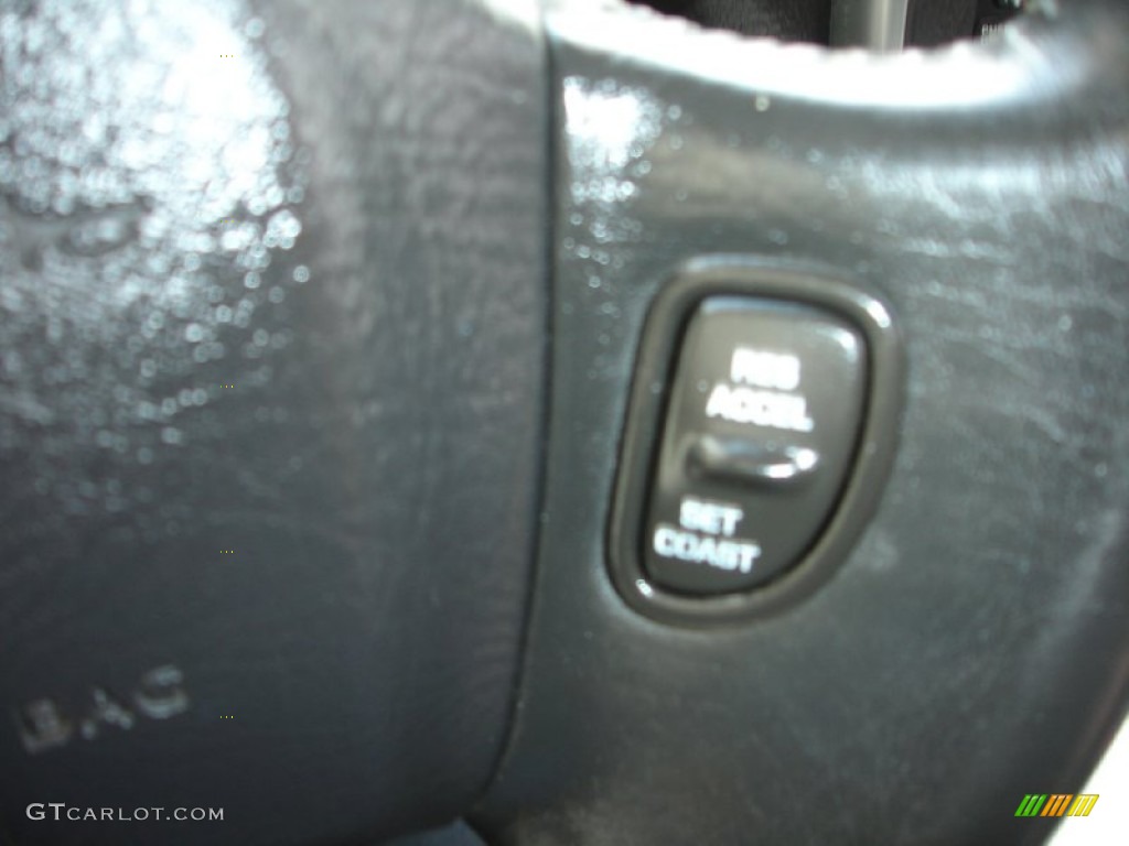 2003 L Series L300 Sedan - Black / Black photo #10
