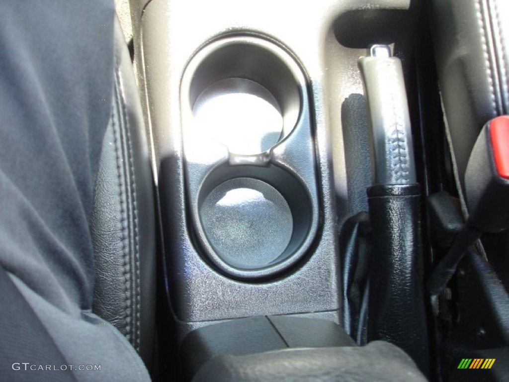 2003 L Series L300 Sedan - Black / Black photo #15