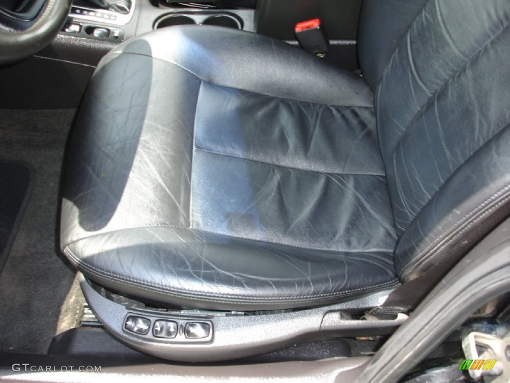 2003 L Series L300 Sedan - Black / Black photo #20