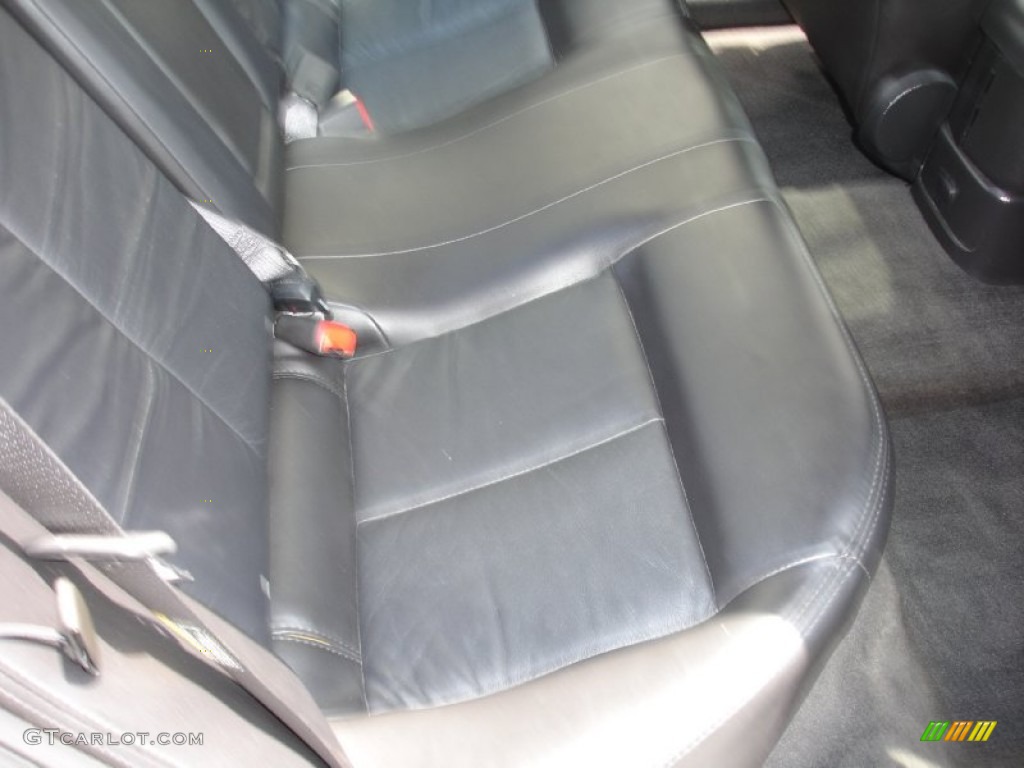 2003 L Series L300 Sedan - Black / Black photo #24