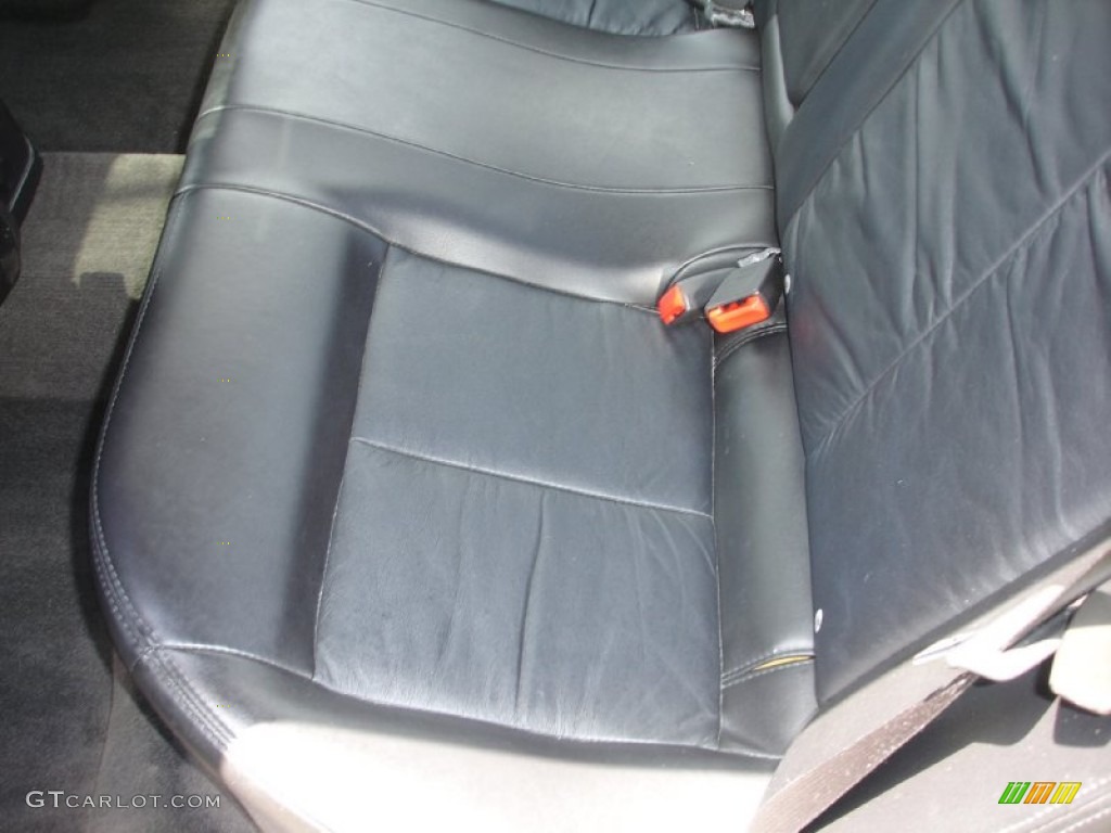 2003 L Series L300 Sedan - Black / Black photo #26