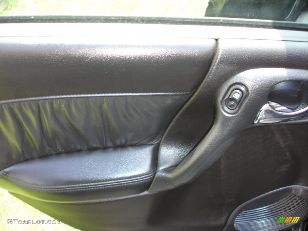 2003 L Series L300 Sedan - Black / Black photo #27