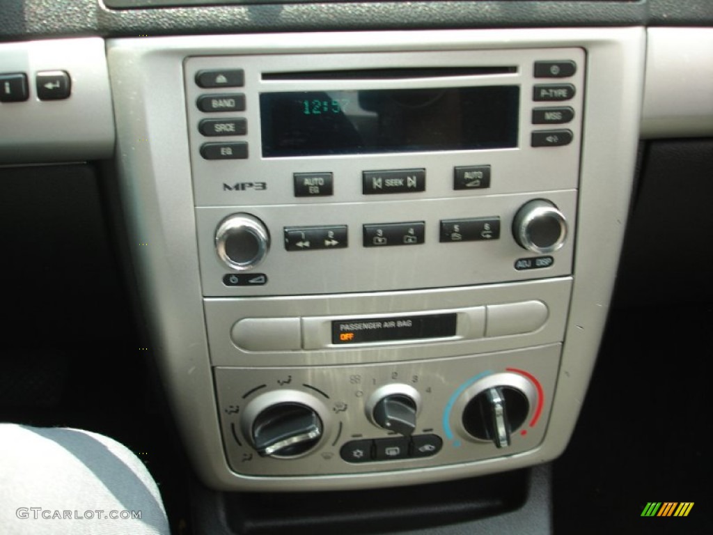 2006 Chevrolet Cobalt LT Coupe Controls Photo #83038901