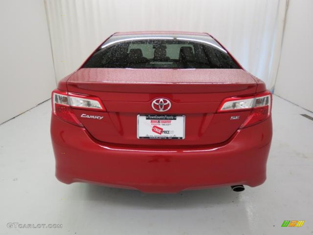 2013 Camry SE - Barcelona Red Metallic / Black photo #18