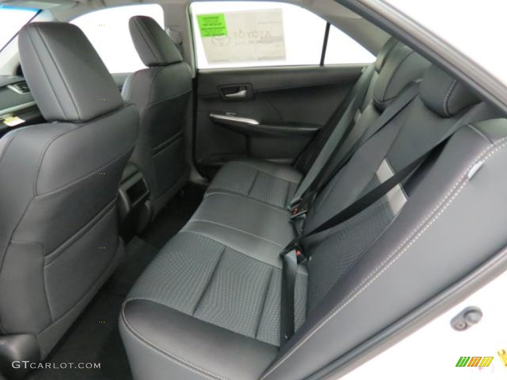 2013 Toyota Camry SE Rear Seat Photos