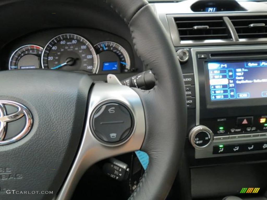 2013 Camry SE - Classic Silver Metallic / Black photo #16