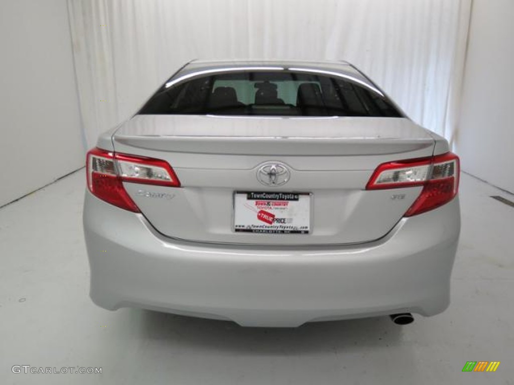 2013 Camry SE - Classic Silver Metallic / Black photo #19