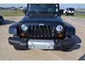 Black - Wrangler Unlimited Sahara 4x4 Photo No. 10