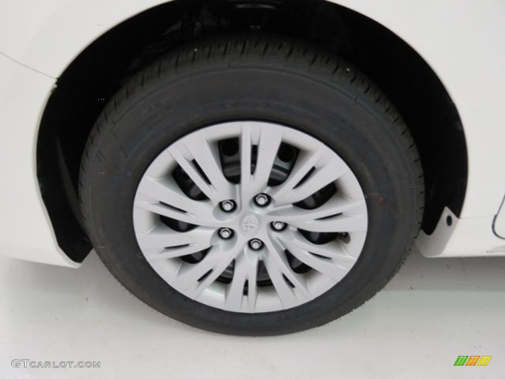 2013 Camry LE - Super White / Ivory photo #4