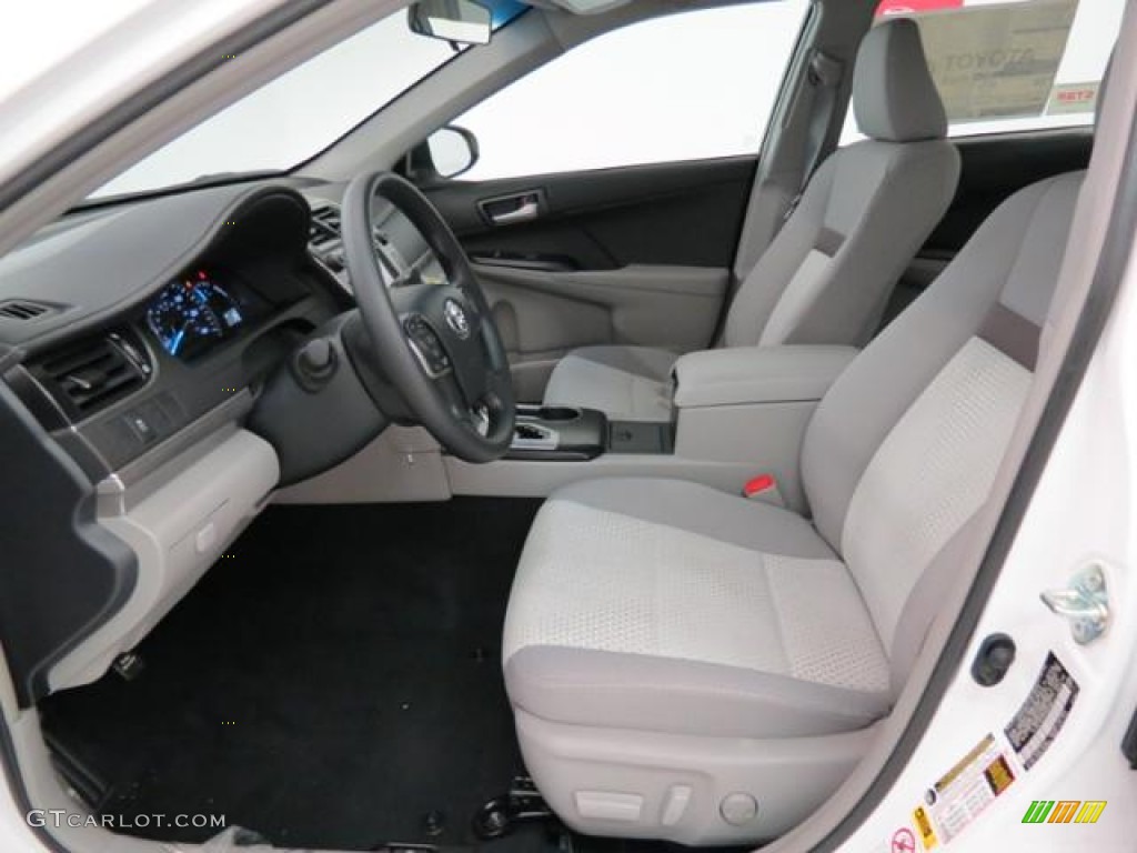 2013 Camry LE - Super White / Ivory photo #8