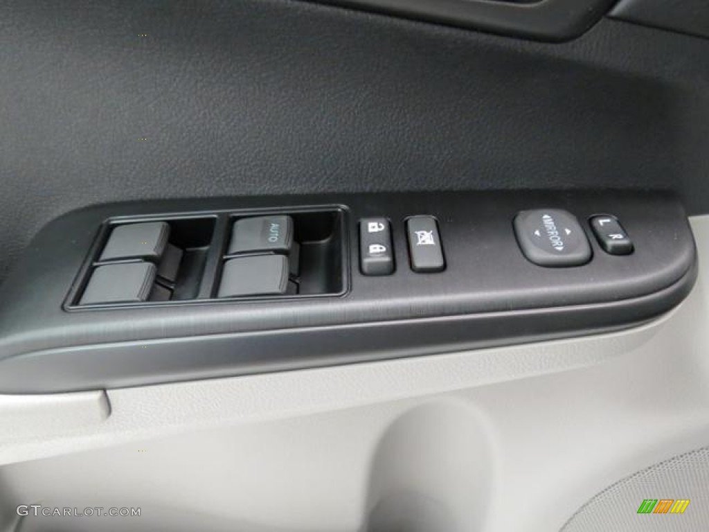 2013 Camry LE - Super White / Ivory photo #12