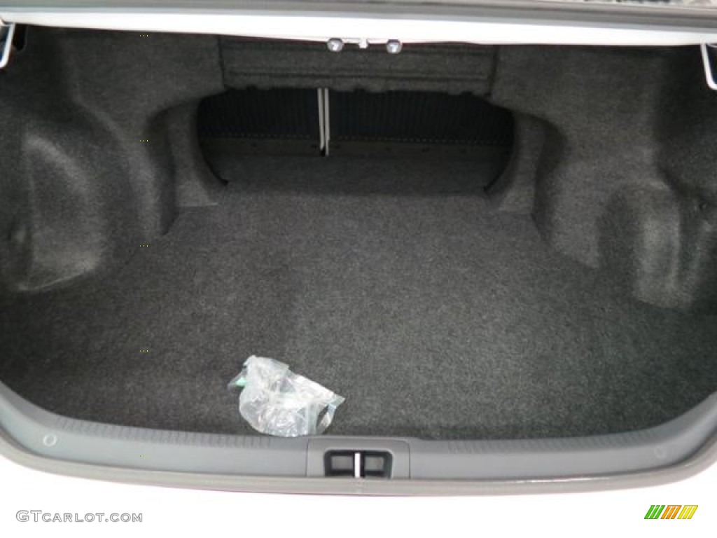 2013 Camry LE - Super White / Ivory photo #16