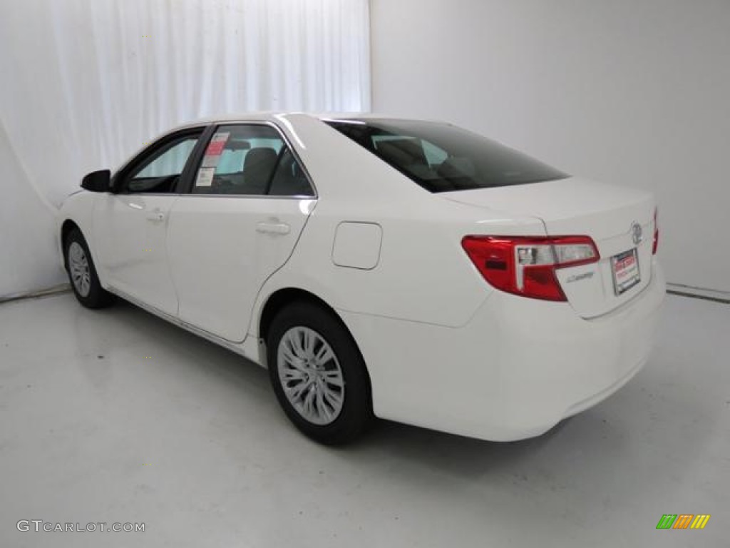 2013 Camry LE - Super White / Ivory photo #19