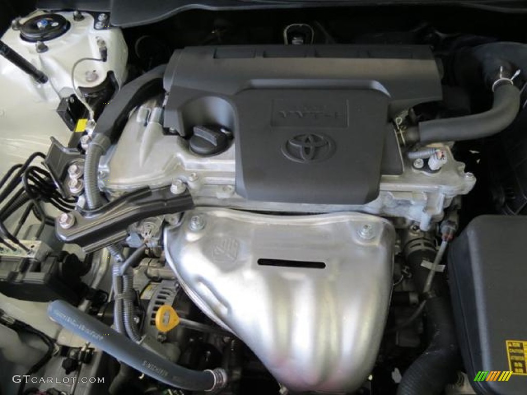 2013 Camry LE - Super White / Ivory photo #20