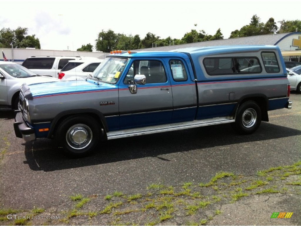 Banzai Blue Metallic 1992 Dodge Ram 250 LE Extended Cab Exterior Photo #83055535