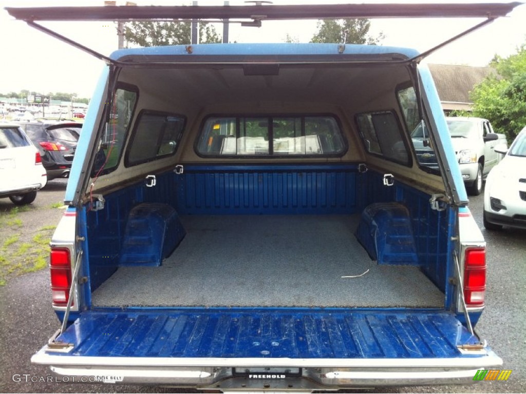 1992 Ram 250 LE Extended Cab - Banzai Blue Metallic / Gray photo #14