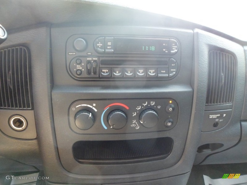 2004 Dodge Ram 2500 SLT Regular Cab 4x4 Controls Photo #83060441