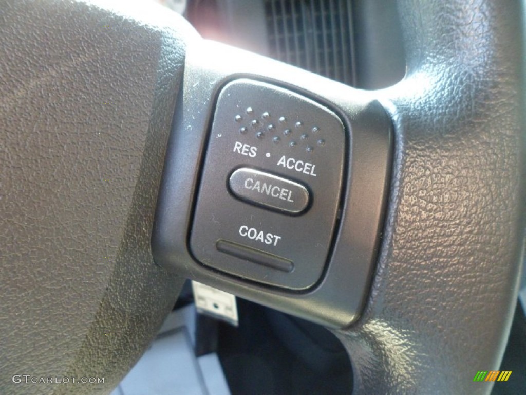2004 Dodge Ram 2500 SLT Regular Cab 4x4 Controls Photo #83060521