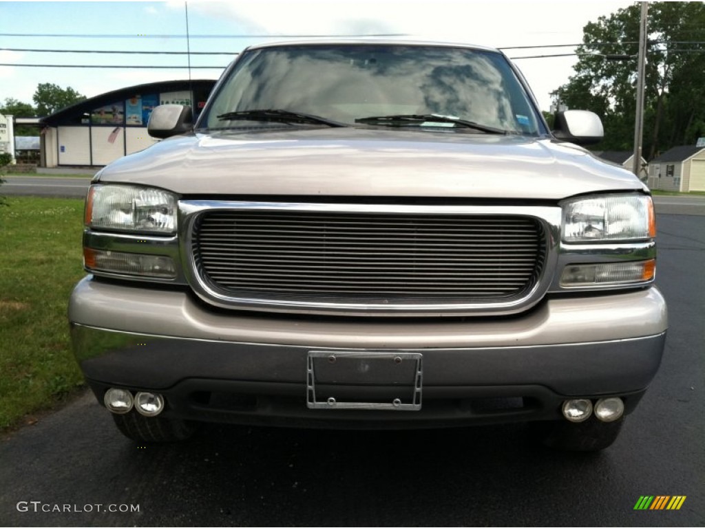 2004 Yukon SLE 4x4 - Silver Birch Metallic / Neutral/Shale photo #3