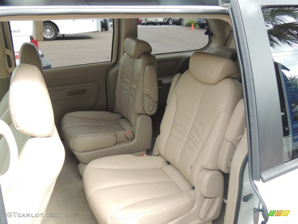 2007 Sedona EX - White / Beige photo #7