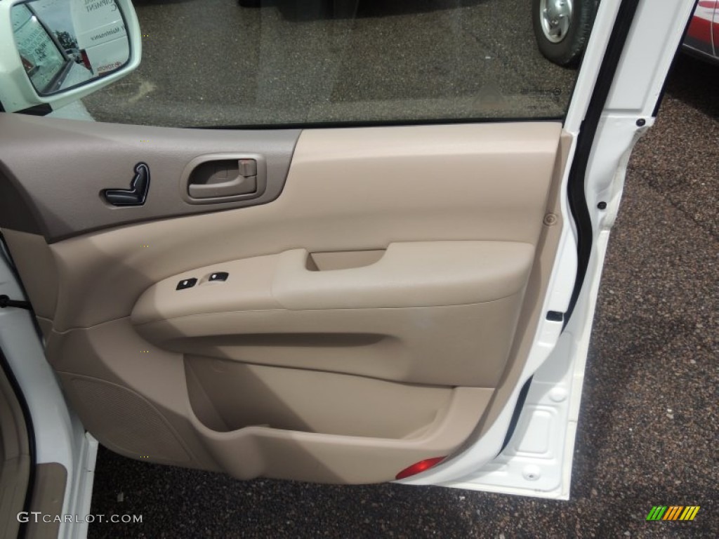 2007 Sedona EX - White / Beige photo #11