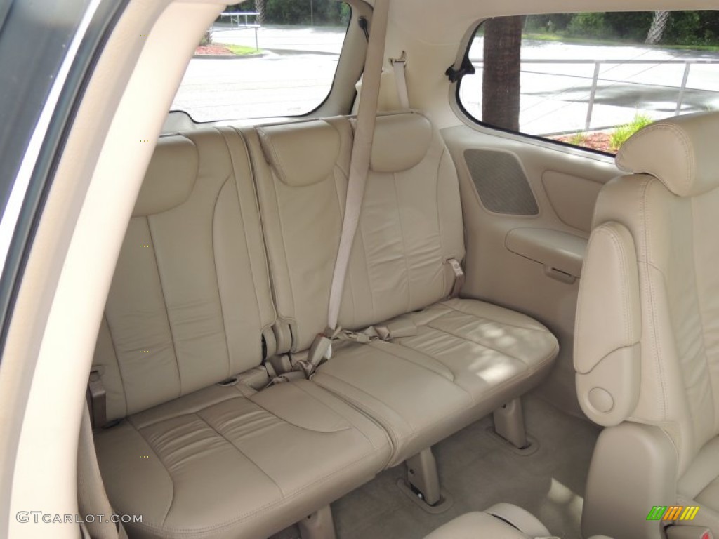 2007 Sedona EX - White / Beige photo #14