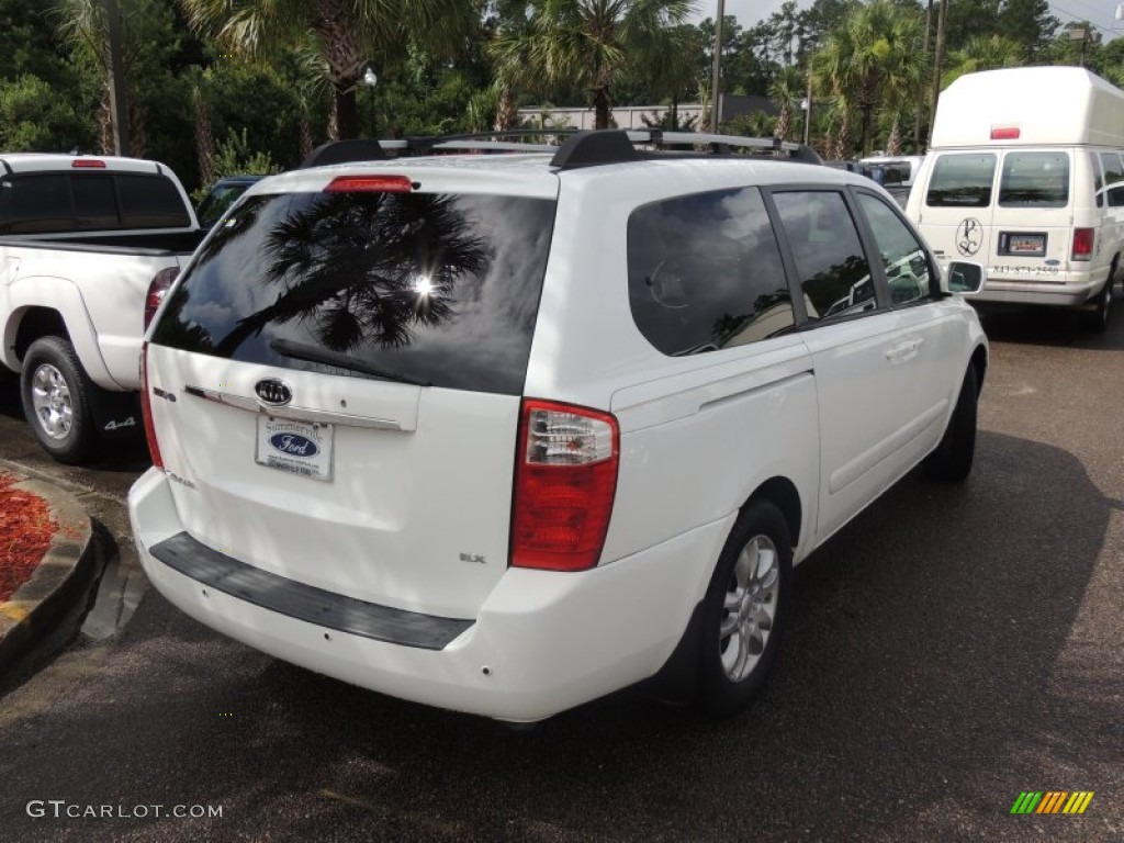 2007 Sedona EX - White / Beige photo #15
