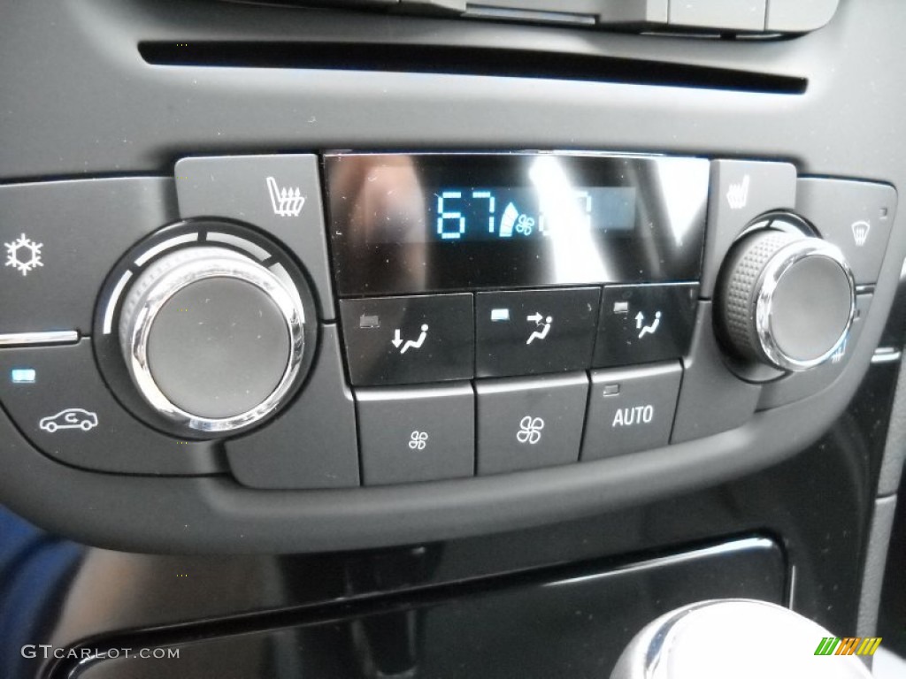 2013 Buick Regal Standard Regal Model Controls Photo #83066247